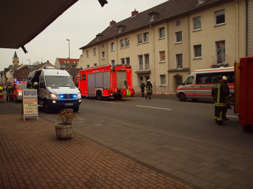 Weisses Pulver im Buero gefunden Koeln Porz Mitte Hauptstr P472.JPG